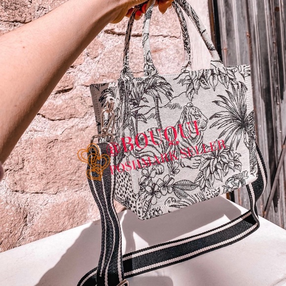 H&M FLORAL JACQUARD WEAVE CROSSBODY BAG - Picture 8 of 9